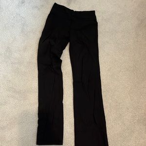 black lulu yoga pants